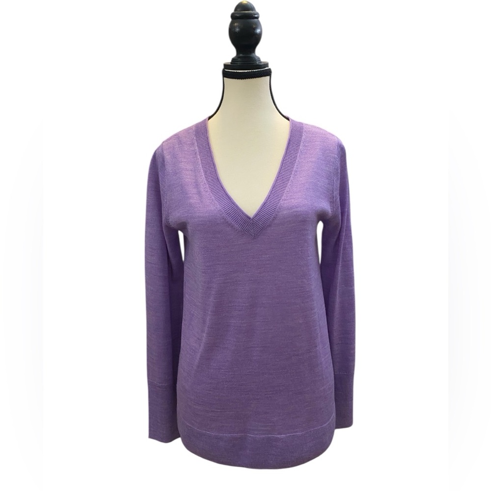 50% merino wool blend lilac V-Neck Sweater Size XS